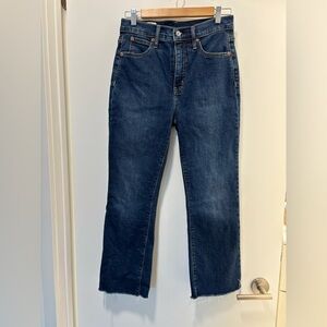 GAP Kickfit high-rise cropped jeans with raw hem